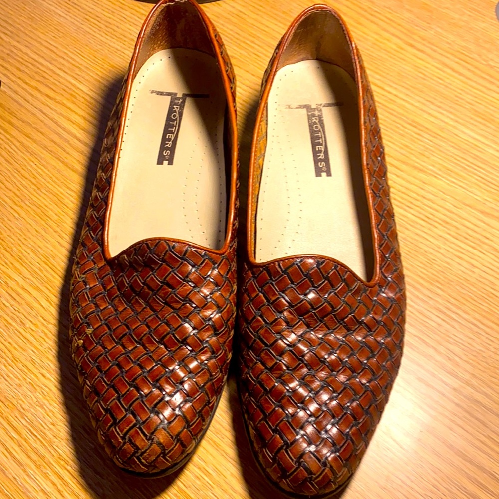 Trotters womans size 9